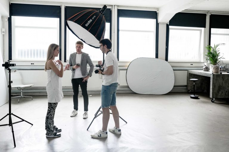 Behind the Scenes beim Fotoshooting im Studio