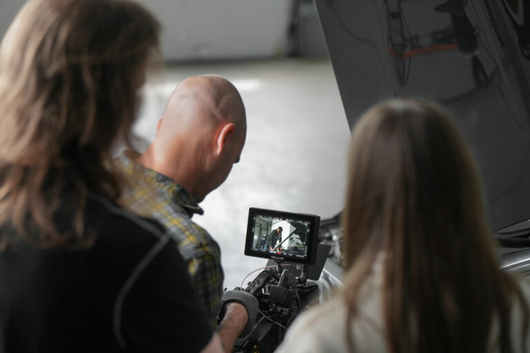 Videoproduktion für HEIL Kfz-Teile, Blick auf den Kontrollmonitor