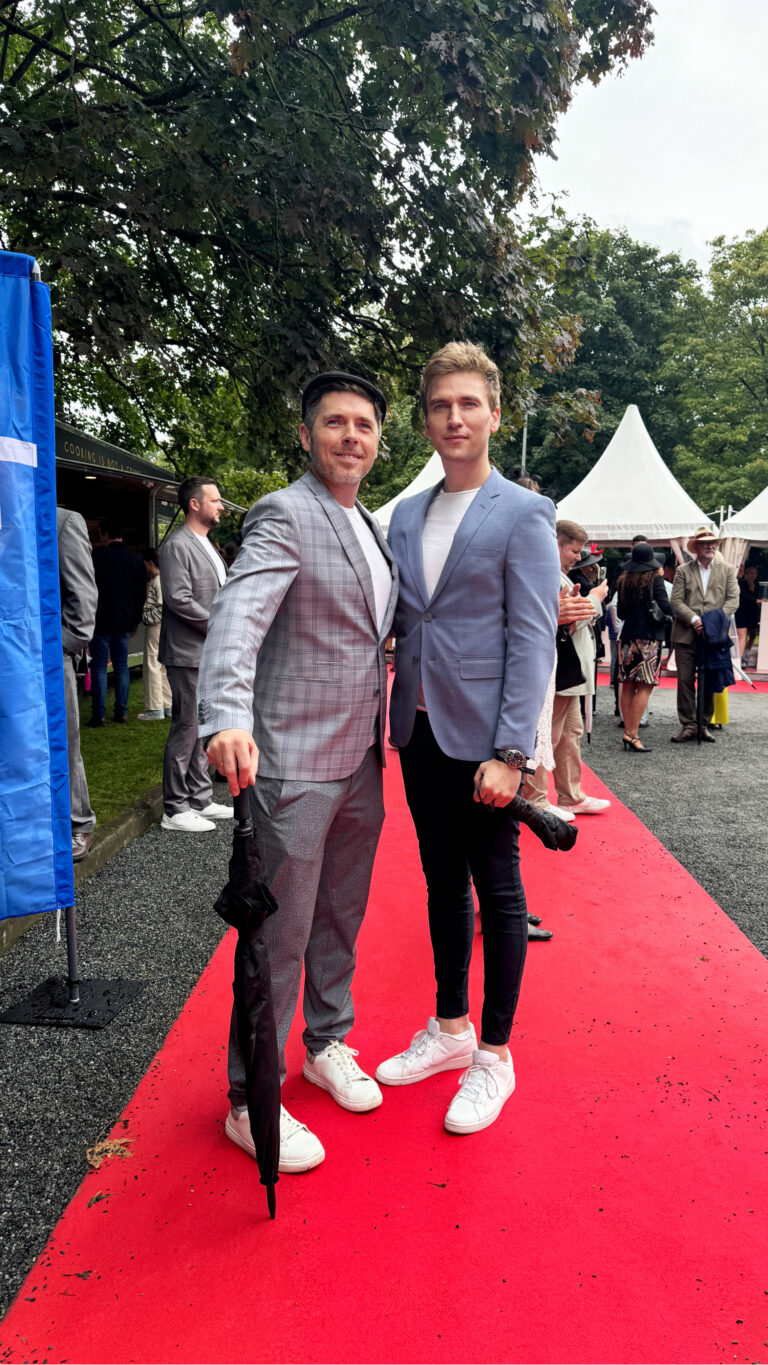 André Vaternam und Michael Panusch vom CITYGLOW Magazin beim Renntag auf der Neuen Bult in Hannover