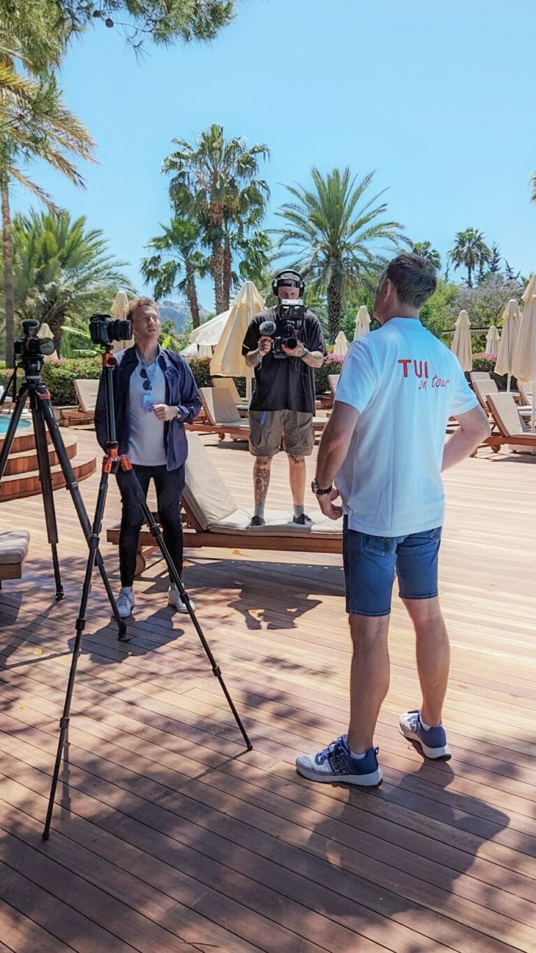 Videodreh für TUI unter Palmen
